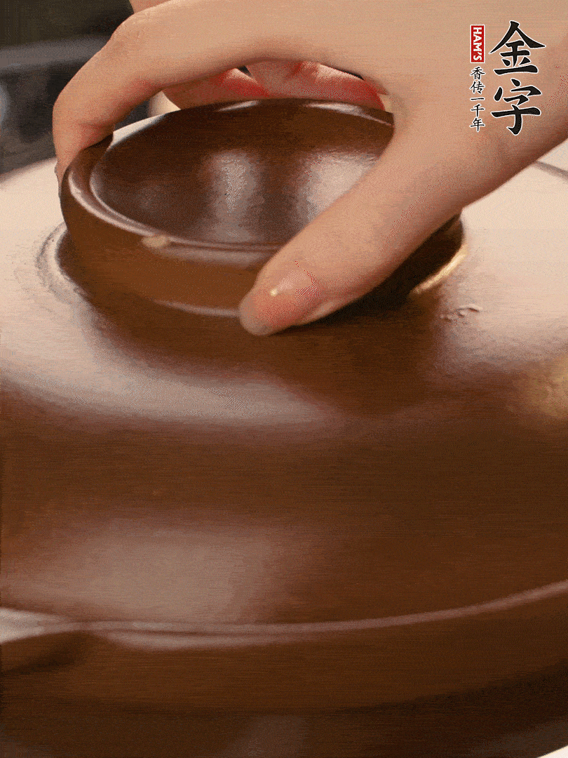 再下日本豆腐煮3分鐘。